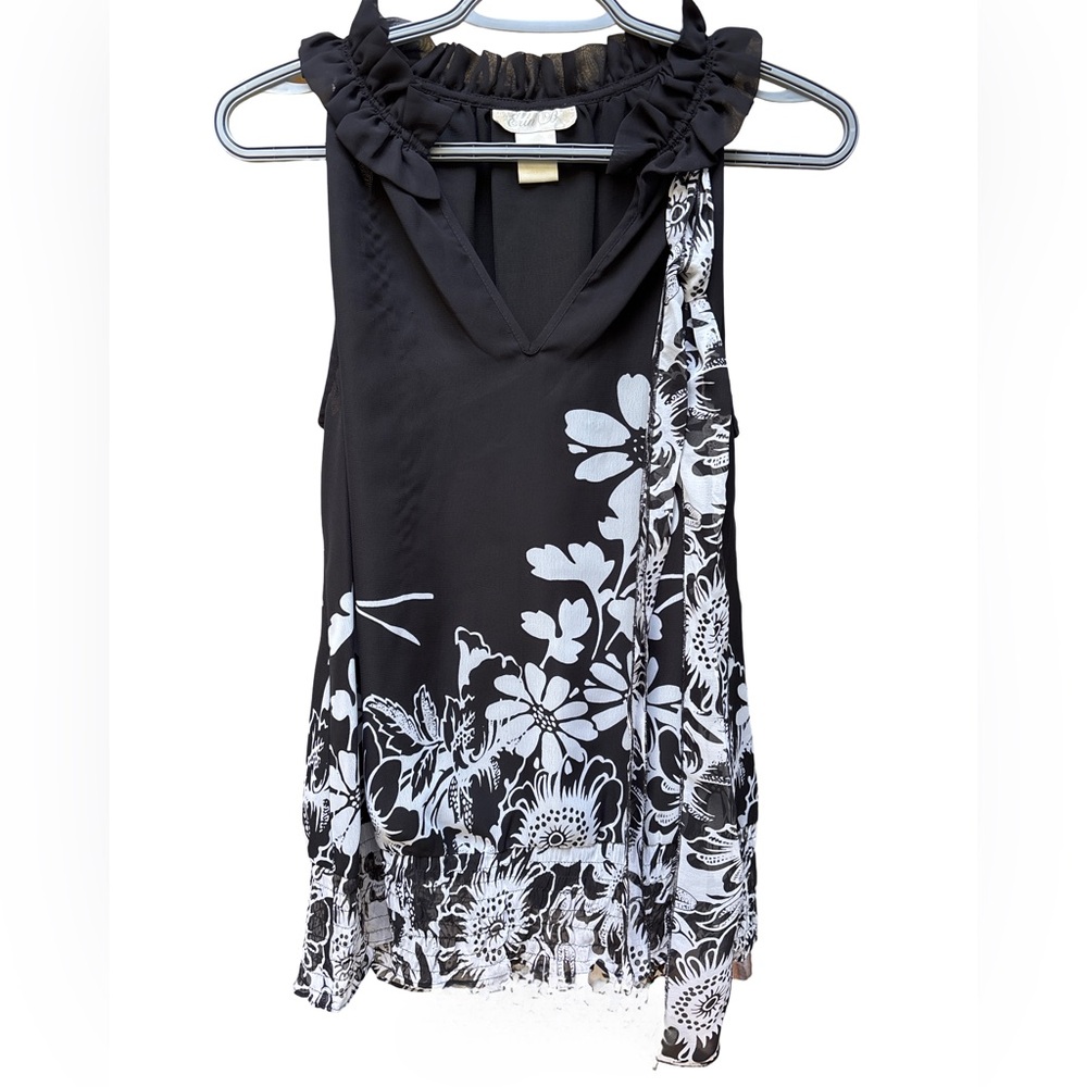 Erin B Floral Black and White Women's Sleeveless V-Neck Blouse Medium